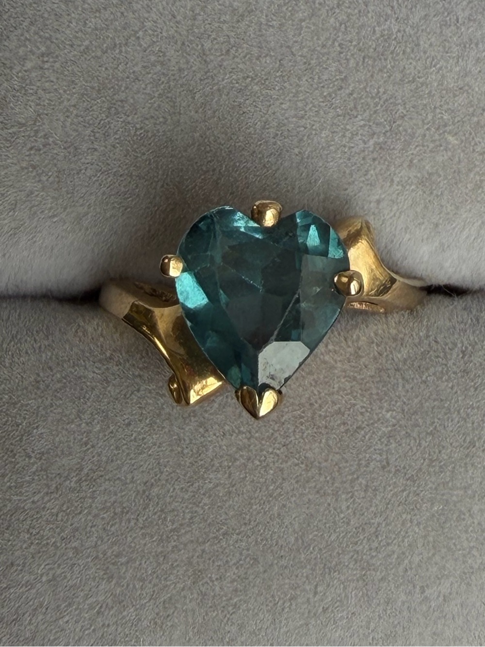 Vintage 10K Yellow Gold Blue Heart Ring Size 5-5.5 MS Jewelers - Picture 2 of 9